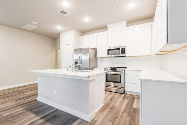 337 N Centro Circle, Shenandoah, TX 77385