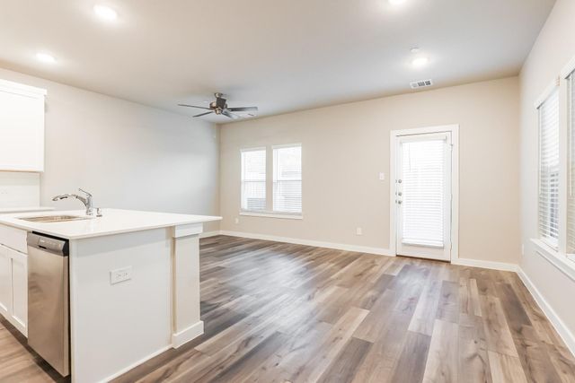 337 N Centro Circle, Shenandoah, TX 77385