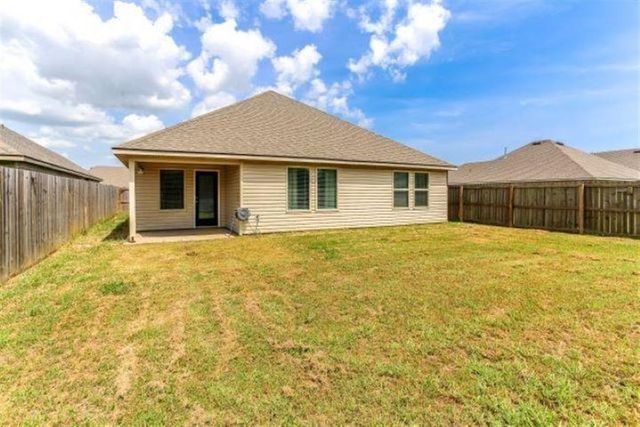 3920 W Savannah Lakes Drive, Lake Charles, LA 70607