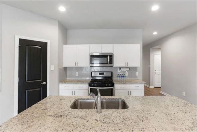 3920 W Savannah Lakes Drive, Lake Charles, LA 70607