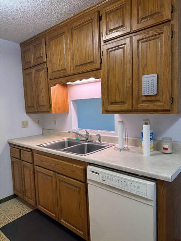 8935 Old Cedar Avenue S 113, Bloomington, MN 55425