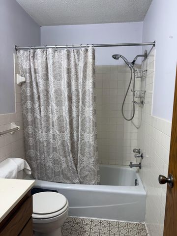 8935 Old Cedar Avenue S 113, Bloomington, MN 55425