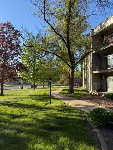 8935 Old Cedar Avenue S 113, Bloomington, MN 55425