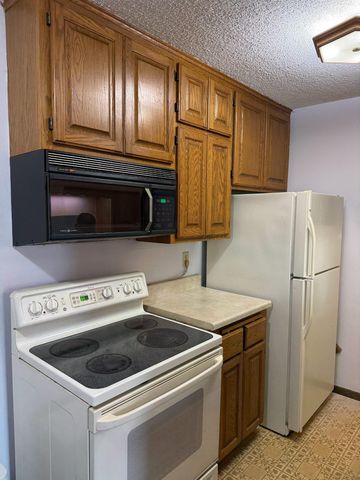 8935 Old Cedar Avenue S 113, Bloomington, MN 55425