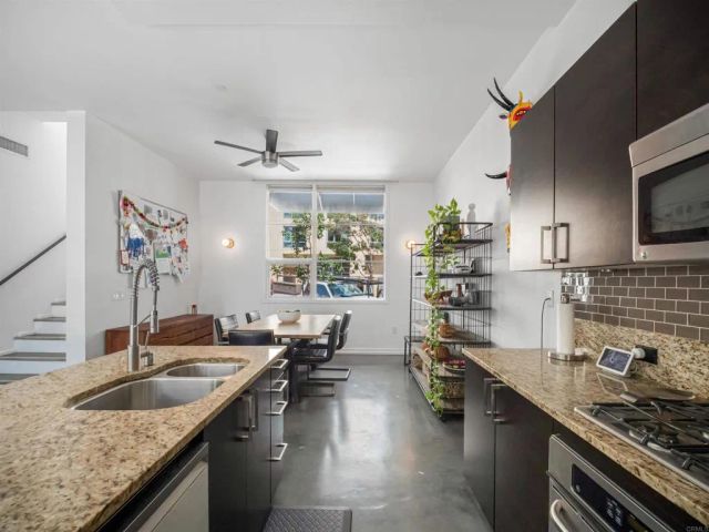540 9Th Avenue TH104, San Diego, CA 92101