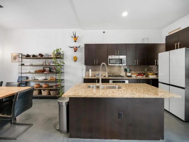 540 9Th Avenue TH104, San Diego, CA 92101