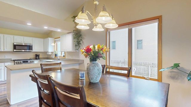 1007 Golfers Court SE, Rochester, MN 55904