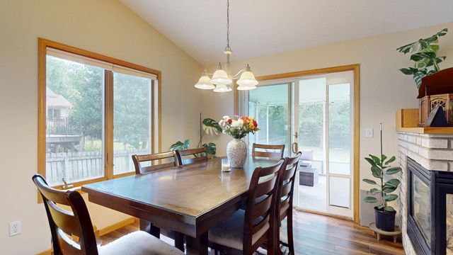 1007 Golfers Court SE, Rochester, MN 55904