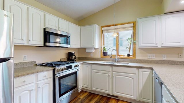 1007 Golfers Court SE, Rochester, MN 55904