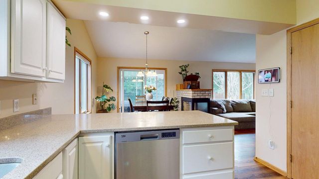 1007 Golfers Court SE, Rochester, MN 55904