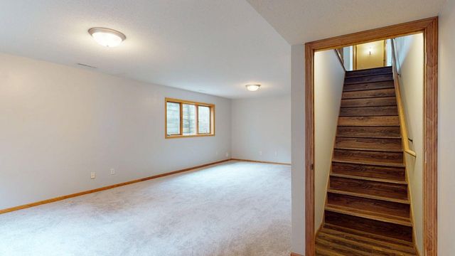 1007 Golfers Court SE, Rochester, MN 55904