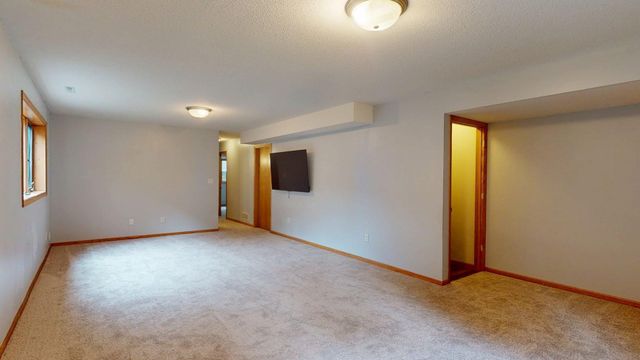 1007 Golfers Court SE, Rochester, MN 55904