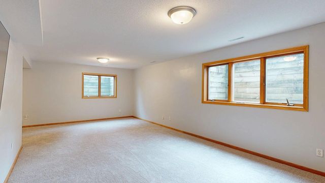1007 Golfers Court SE, Rochester, MN 55904