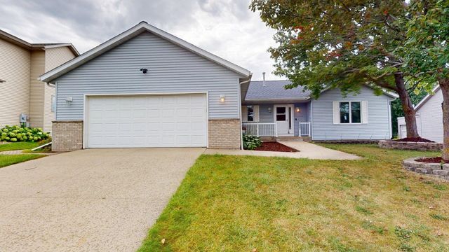 1007 Golfers Court SE, Rochester, MN 55904
