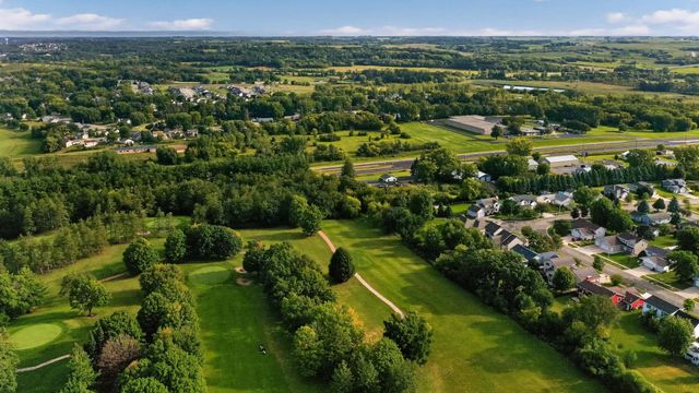 1007 Golfers Court SE, Rochester, MN 55904