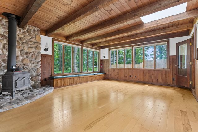 8001 Greenfield Shores Drive, Scotts, MI 49088