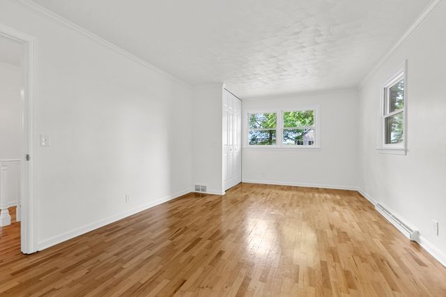 8001 Greenfield Shores Drive, Scotts, MI 49088