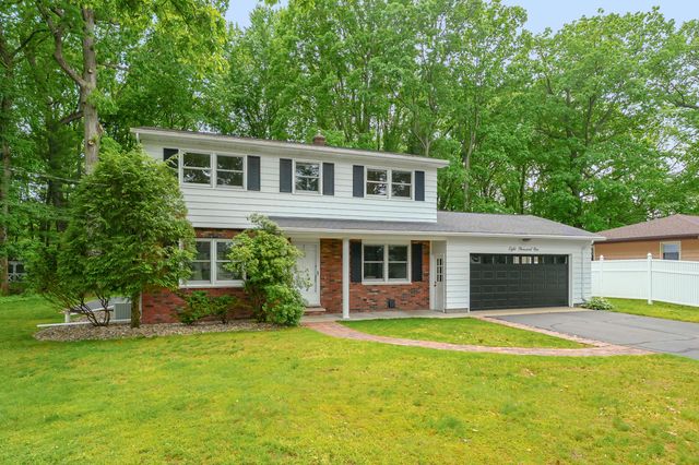 8001 Greenfield Shores Drive, Scotts, MI 49088