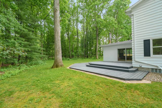 8001 Greenfield Shores Drive, Scotts, MI 49088