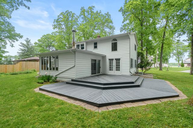 8001 Greenfield Shores Drive, Scotts, MI 49088