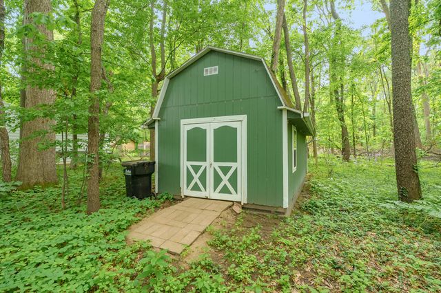 8001 Greenfield Shores Drive, Scotts, MI 49088