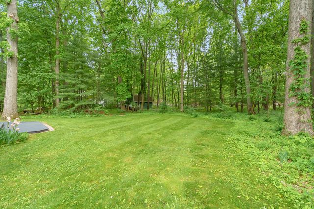 8001 Greenfield Shores Drive, Scotts, MI 49088