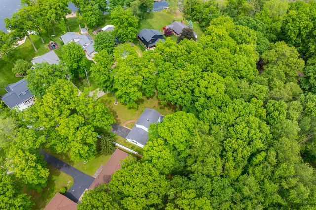 8001 Greenfield Shores Drive, Scotts, MI 49088