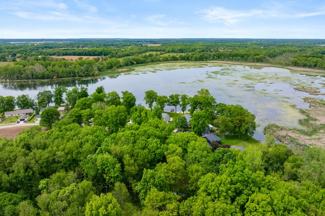 8001 Greenfield Shores Drive, Scotts, MI 49088