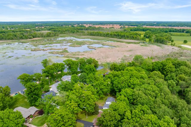 8001 Greenfield Shores Drive, Scotts, MI 49088