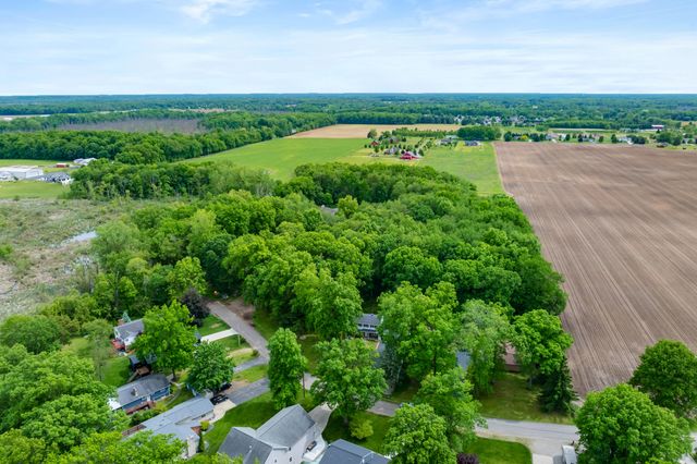 8001 Greenfield Shores Drive, Scotts, MI 49088