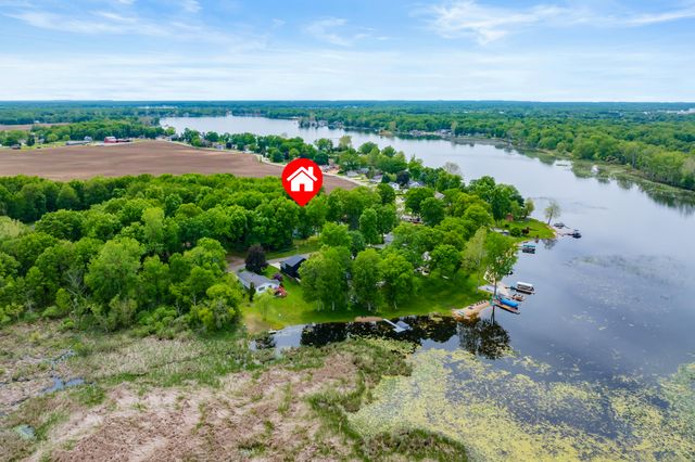 8001 Greenfield Shores Drive, Scotts, MI 49088