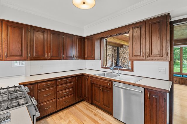 8001 Greenfield Shores Drive, Scotts, MI 49088