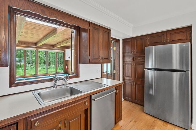 8001 Greenfield Shores Drive, Scotts, MI 49088