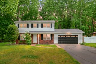 8001 Greenfield Shores Drive, Scotts, MI 49088