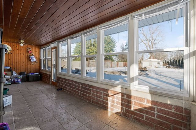 2388 Mcfarland Road, Rockford, IL 61108