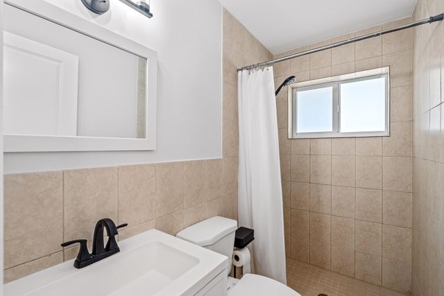 1740 NE 64th St, Fort Lauderdale, FL 33334