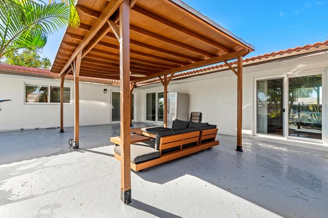 1740 NE 64th St, Fort Lauderdale, FL 33334