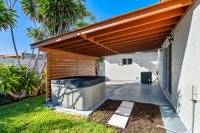 1740 NE 64th St, Fort Lauderdale, FL 33334