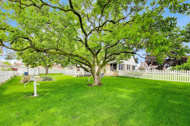 1646 N 18th Avenue, Melrose Park, IL 60160