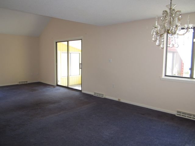 298 Hollister Way West 298, Glastonbury, CT 06033