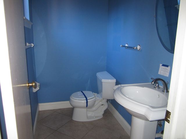 298 Hollister Way West 298, Glastonbury, CT 06033