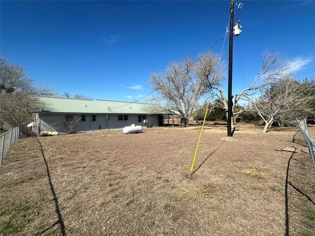 000 Swiss Alp Hills Loop, Schulenburg, TX 78956