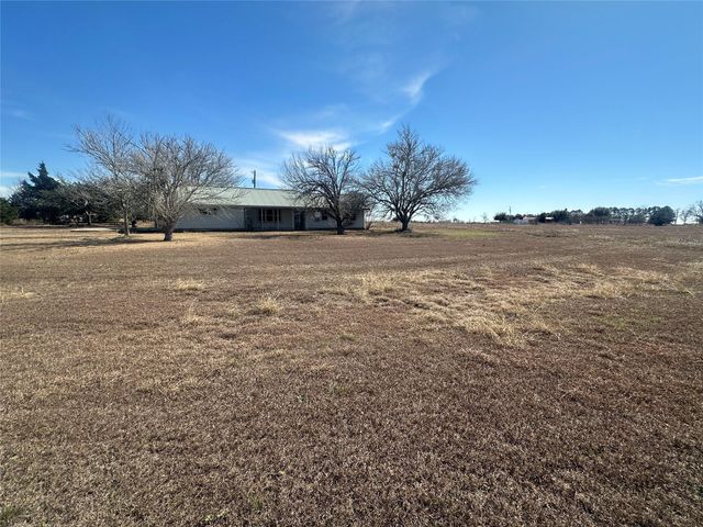 000 Swiss Alp Hills Loop, Schulenburg, TX 78956