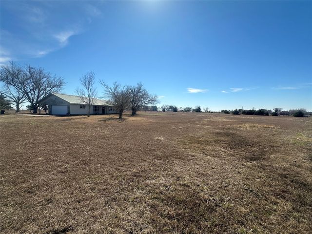 000 Swiss Alp Hills Loop, Schulenburg, TX 78956