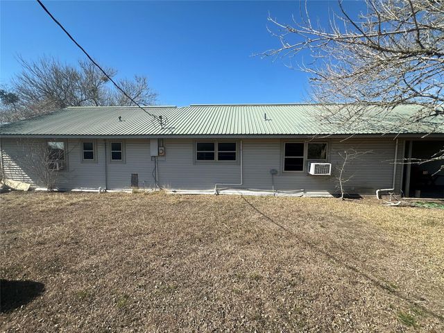 000 Swiss Alp Hills Loop, Schulenburg, TX 78956