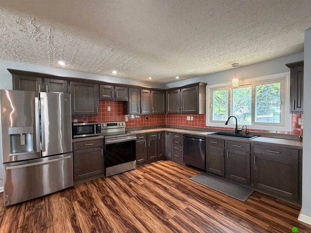 3001 Trudy Ann Drive, Raymond, NE 68428