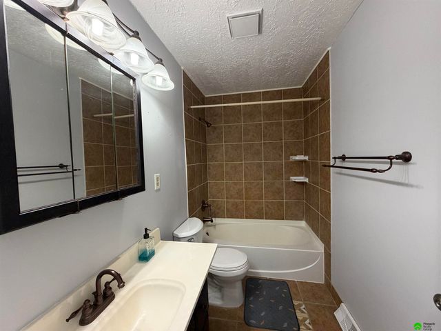 3001 Trudy Ann Drive, Raymond, NE 68428