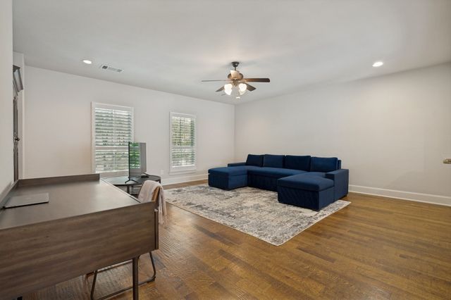 919 Grail Maiden Lane, Lewisville, TX 75056