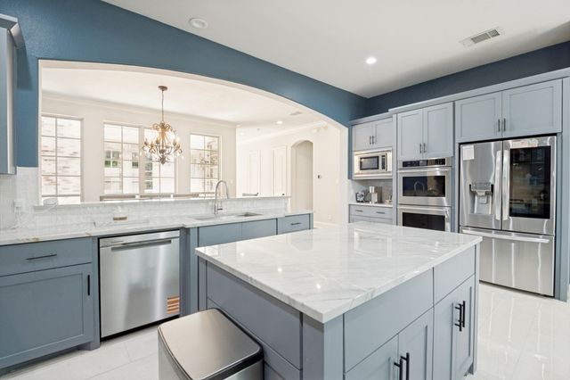 919 Grail Maiden Lane, Lewisville, TX 75056