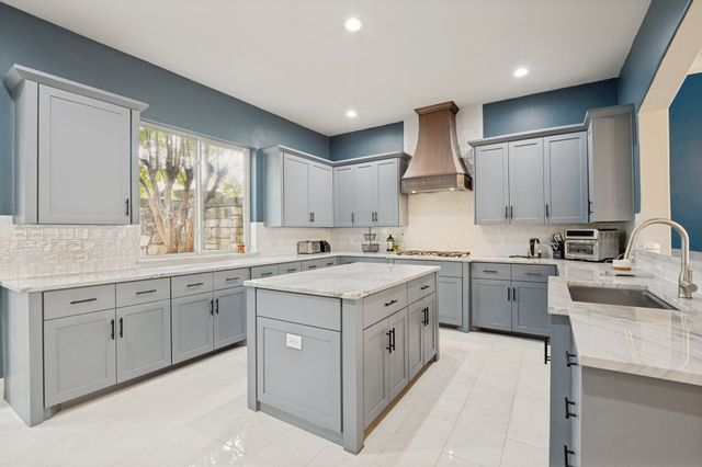 919 Grail Maiden Lane, Lewisville, TX 75056